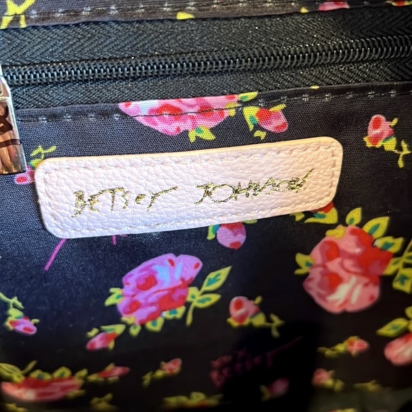 Betsy Johnson Mini Heart Backpack - Picture 8 of 10